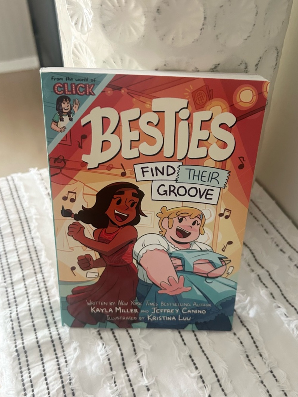 Besties Find Their Groove Graphic Novel Kids Middle Grade Friendship Book 2022